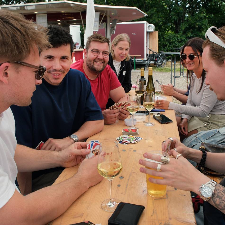Weinmarkt in Lintorf: Weinmarkt und Vereinsgeburtstag: Lintorf feiert doppelt