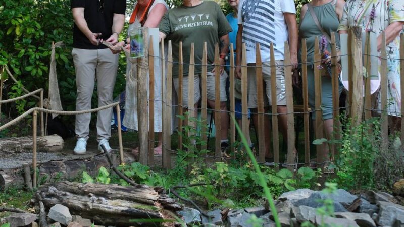 Auf dem Heiligenhauser Friedhof: Neuer Naturschaugarten – gerne nachmachen