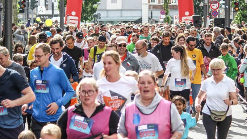 Zehnter Citylauf in Grevenbroich: Zum Startschuss des Rekord-Laufs scheint die Sonne