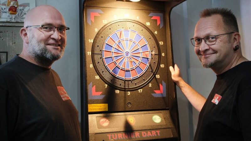 Dart-Liga Ratingen: Dart statt Couch – Ratinger Liga vereint Jung und Alt