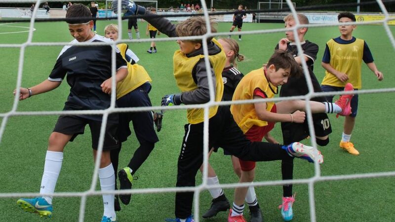 Nachwuchsfußball in Wülfrath: Kaputte Schienbeinschoner und große Träume