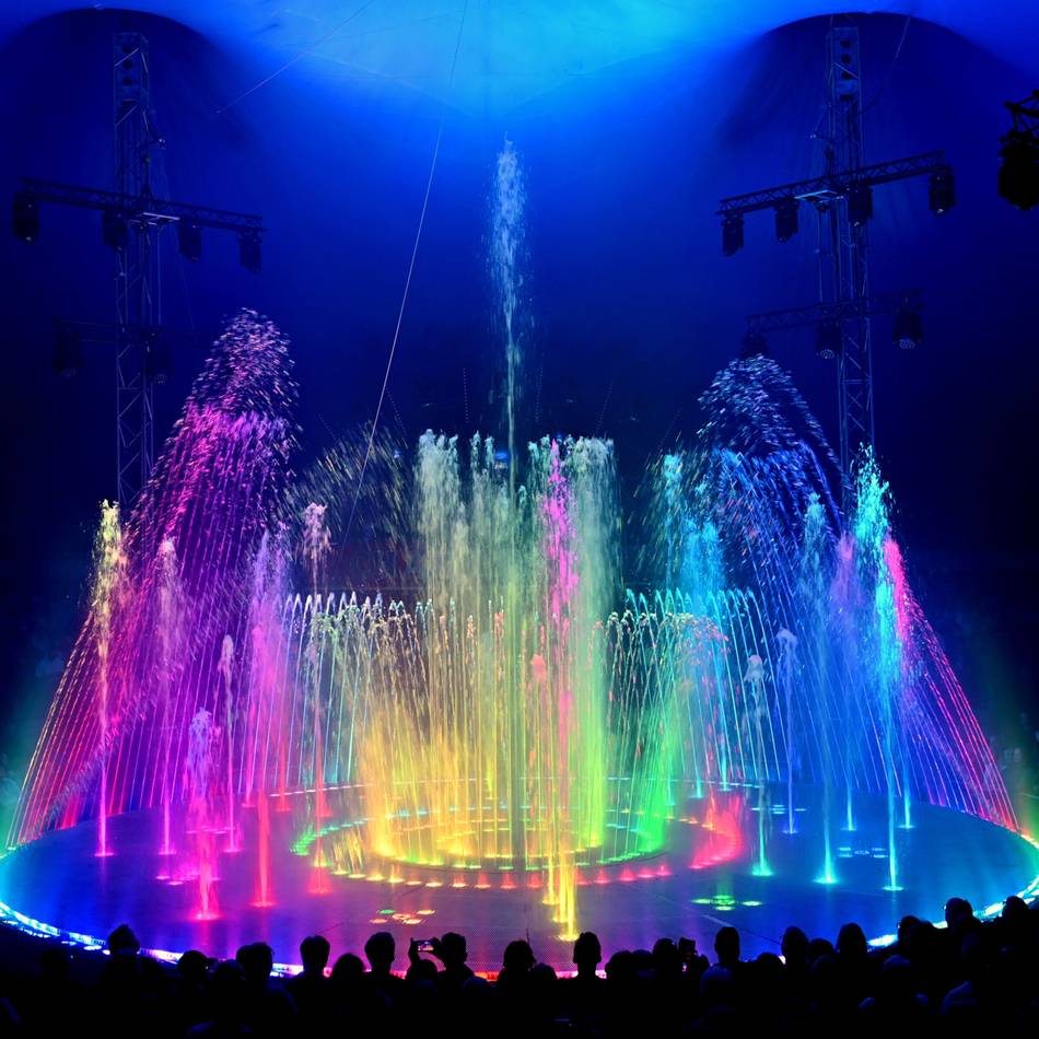 Mehr als 30 Shows in Mönchengladbach: Weihnachtscircus tauscht Manege gegen große Wasserbühne