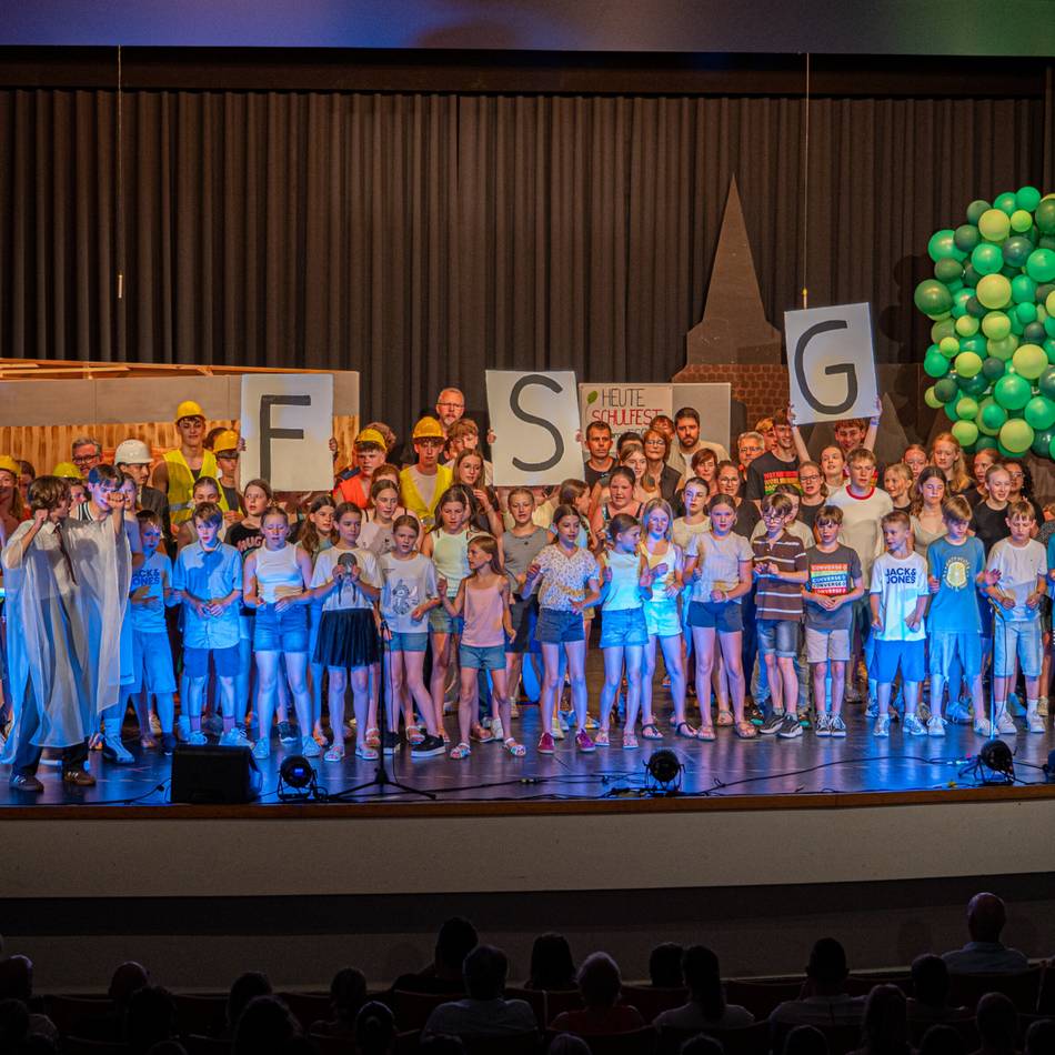 Schüler schreiben eigenes Musical: „Der Geist des Spees“ weht durch die Aula