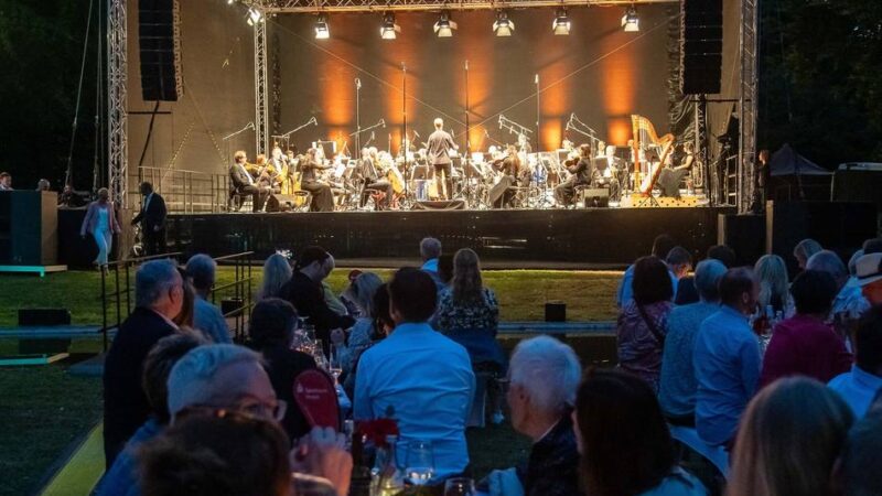 Klassiknacht, Hafenfahrt und neue Eventreihe: Trotz Hitze – Neuss Marketing organisiert drei Veranstaltungen