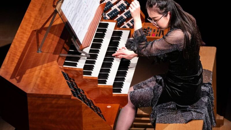 In St. Lambertus Erkelenz: Preisgekrönte Organistin Wenying Wu spielt in St. Lambertus