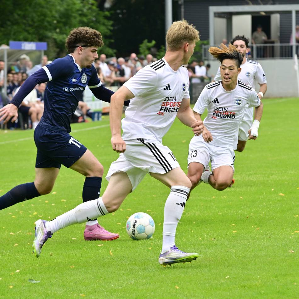 Fußball in Meerbusch: FC Büderich meldet sich im Abstiegskampf zurück