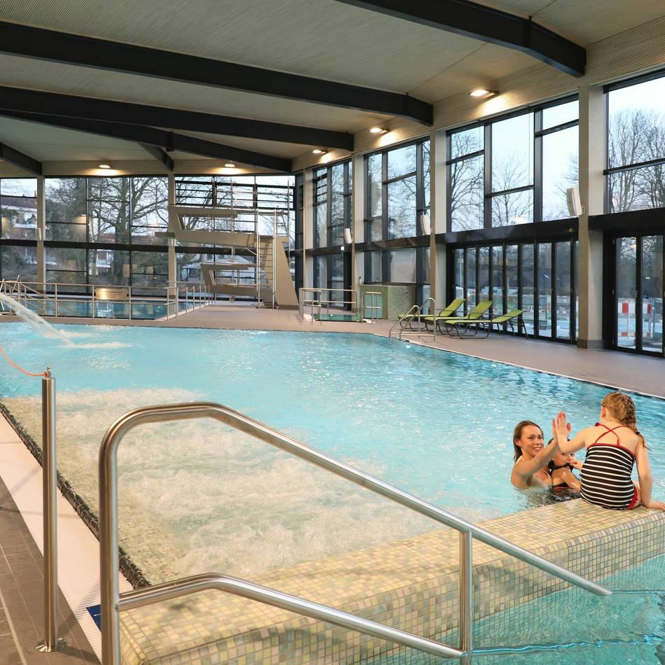 Antrag zur Ratssitzung im Juli: SPD-Fraktion in Grevenbroich fragt nach Schwimmfähigkeit von Grundschulkindern