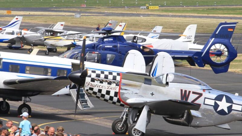70 Jahre Flughafen Mönchengladbach: Tag der offenen Tür und zwei junge Flug-Asse