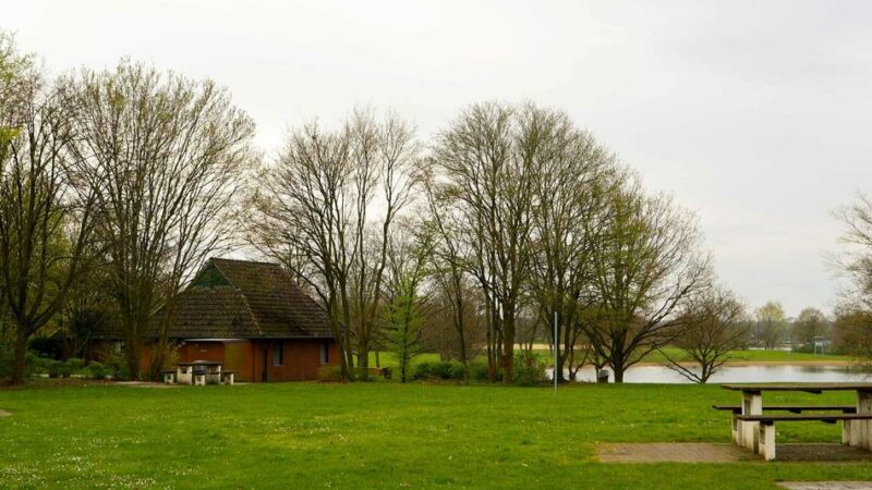 Hitzewelle in Krefeld: Stadt sperrt Grillplätze am E-See