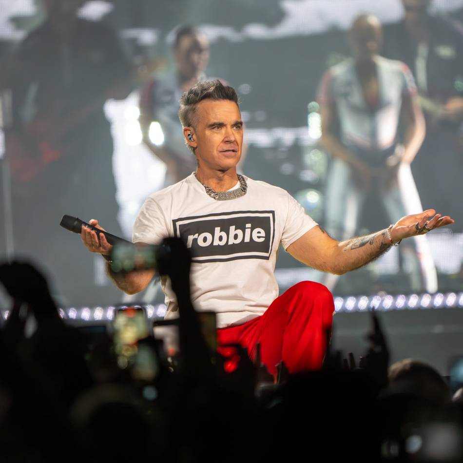 Merkur-Spiel-Arena in Düsseldorf: Rausgeworfen bei Robbie-Williams-Konzert – Frauen fordern Geld zurück