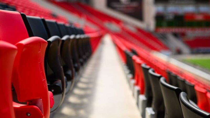 BayArena-Umbau geht voran: Bayer 04 spendet 2100 Stadionsitze für ukrainische Vereine