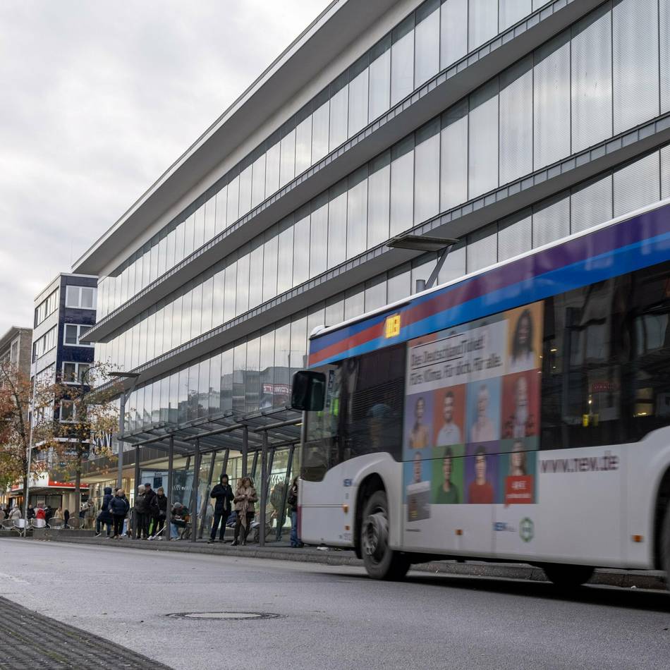 Verkehr in Mönchengladbach: Autonom, hängend oder als Ring – Ideen für Pendelverkehr auf der Hindenburgstraße
