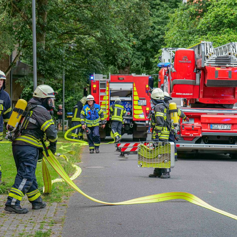 Streit eskaliert in Bedburg-Hau: Feuerwehr-Führung tritt auf Drängen des Rates zurück