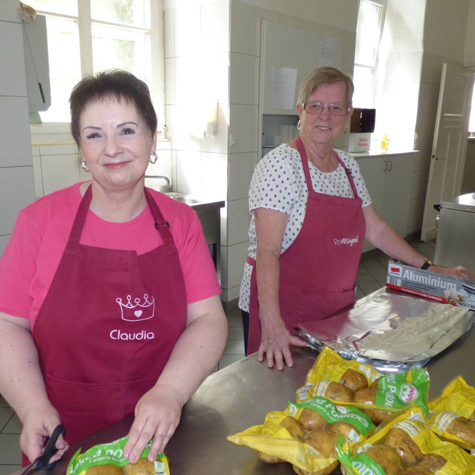 Ehrenamtliche Köchinnen im Nikolauskloster: „Gehacktes, Sauerbraten, Veganes – das können wir alles“