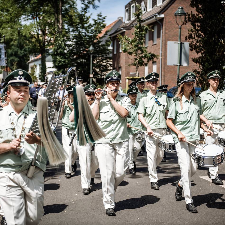 Sommerbrauchtum in Düsseldorf : Vier Tage Schützenfest in Flingern
