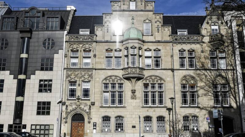 Hochzeitsplaner berichtet: Standesbeamtin beendet Hochzeit in Düsseldorf – wegen eines Scherzes