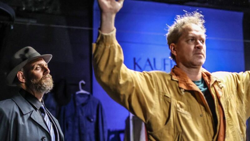 Theater am Schlachthof in Neuss: „Operation Gutmensch“ feiert umjubelte Premiere