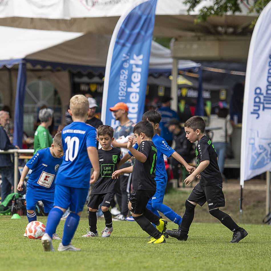 150 Mannschaften, 1200 Kicker: Die Jupp-Tillmanns-Sportwoche endet mit drei Aldekerker Aufstiegsfeiern