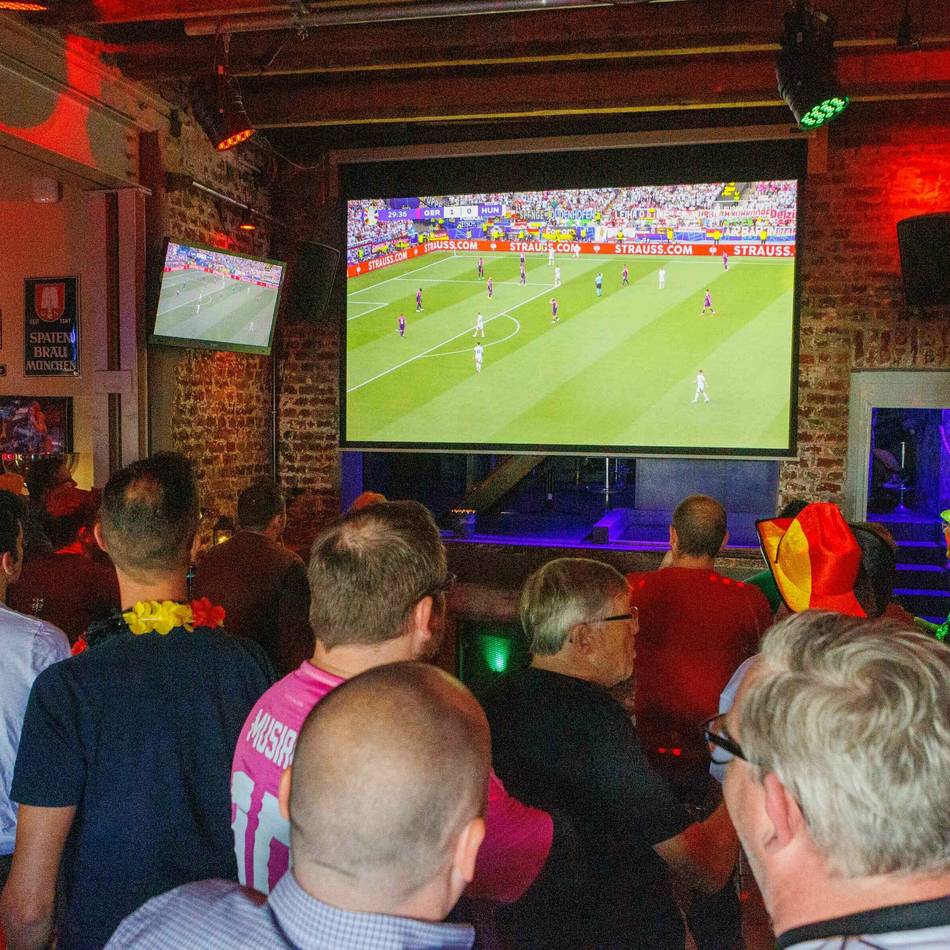 Tipps der IHK Mittlerer Niederrhein: Welche „Spielregeln“ Gastronomen und Veranstalter zur WM einhalten müssen