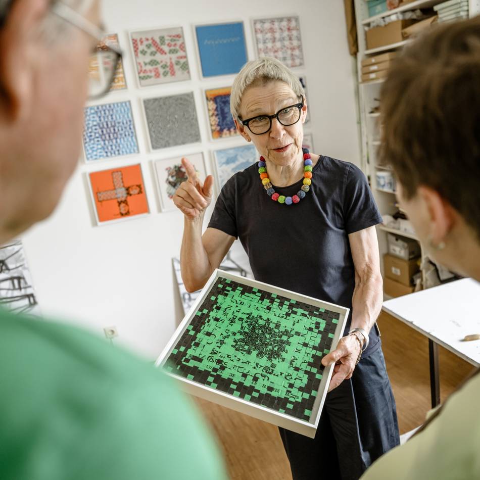 Kunstmeile Gerresheim : Kunst aus internationalen Plastiktüten bei Atelier-Rundgang in Düsseldorf