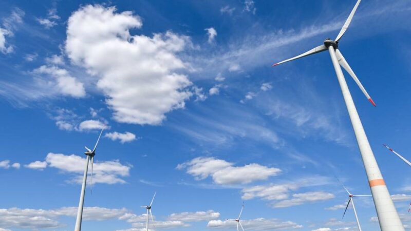 Für Stiftung „Jetzt Weeze“: Windkraftspende in Höhe von 90.000 Euro
