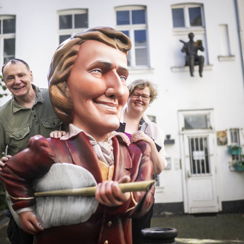 Endlich enthüllt: Jacques Tilly gestaltet neue Skulptur für Düsseldorf – so sieht sie aus