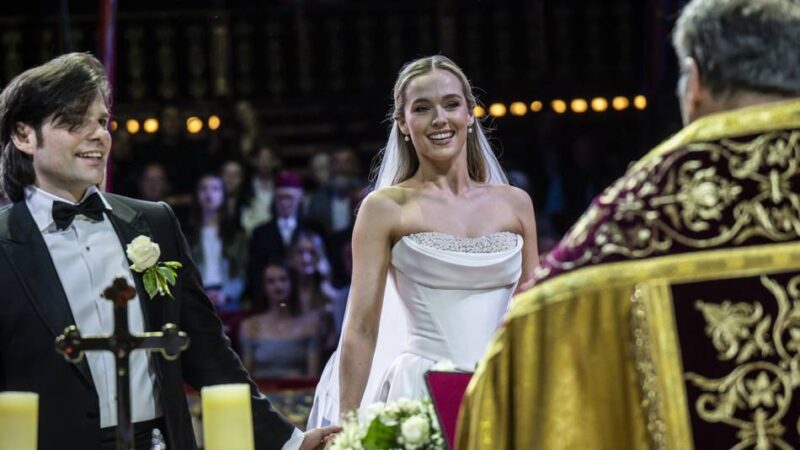 Ja-Wort in Düsseldorf: Roncalli-Sohn Adrian Paul heiratet in der Zirkusmanege