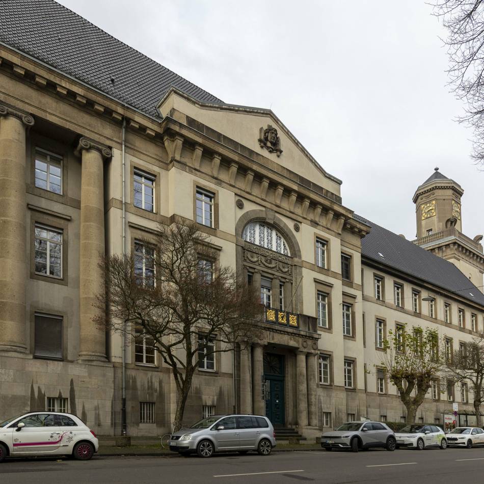 Prozess um Steuerbetrug in Krefeld: Angeklagte sollen 15,4 Millionen Euro Steuern hinterzogen haben