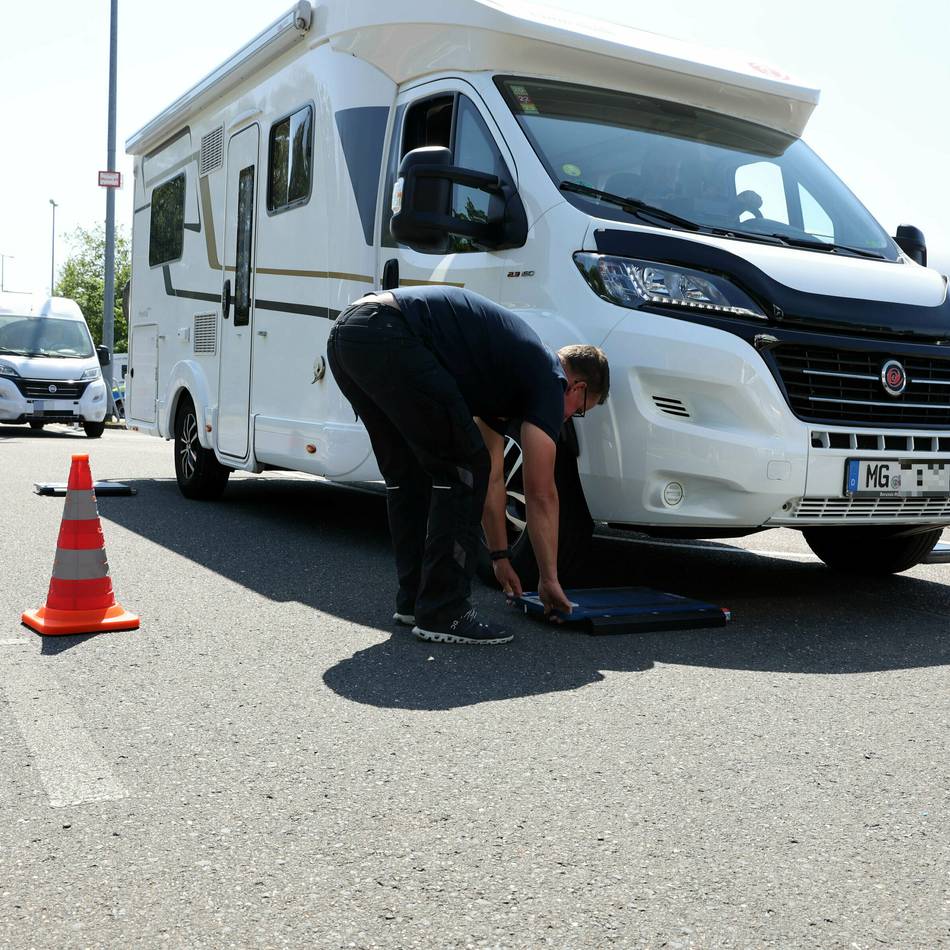Aktion in Mönchengladbach: Sicher mit dem Camper in den Urlaub – Polizei berät im Nordpark