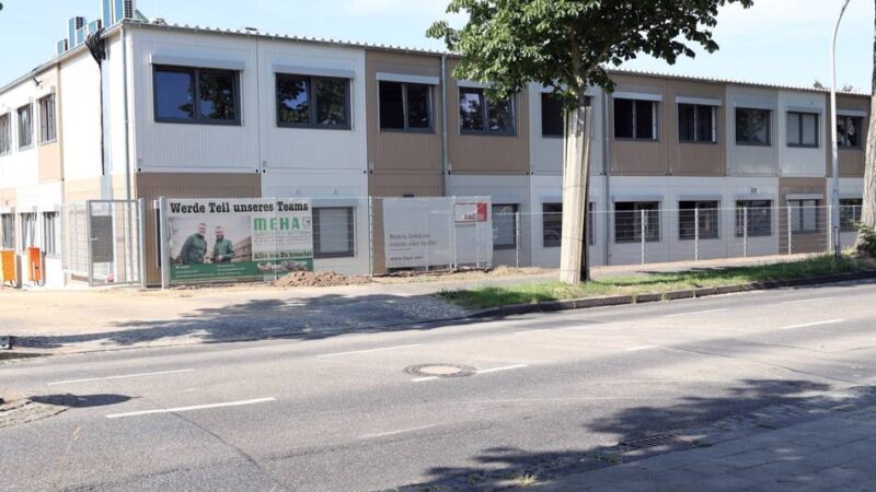 Breite Straße in Mönchengladbach: Bau der siebten Gesamtschule verzögert sich – was das für Schüler bedeutet