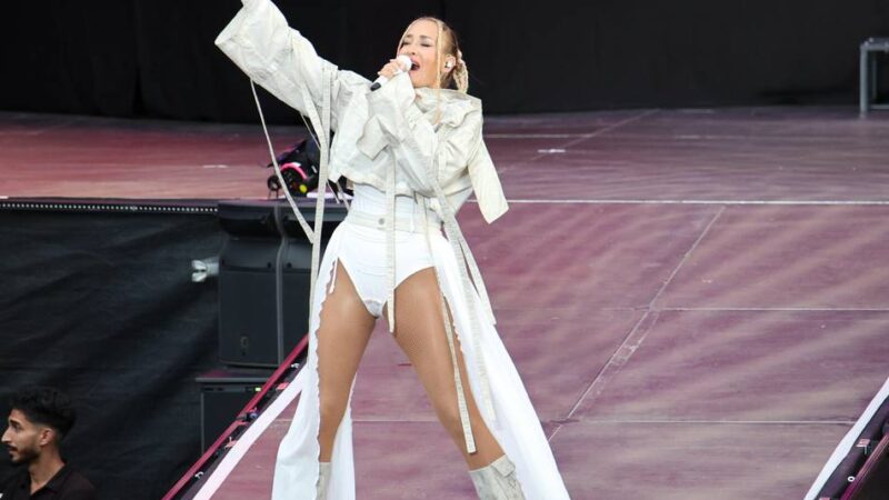 Konzert in Mönchengladbach: Sarah Connor begeistert den Sparkassenpark trotz Verspätung