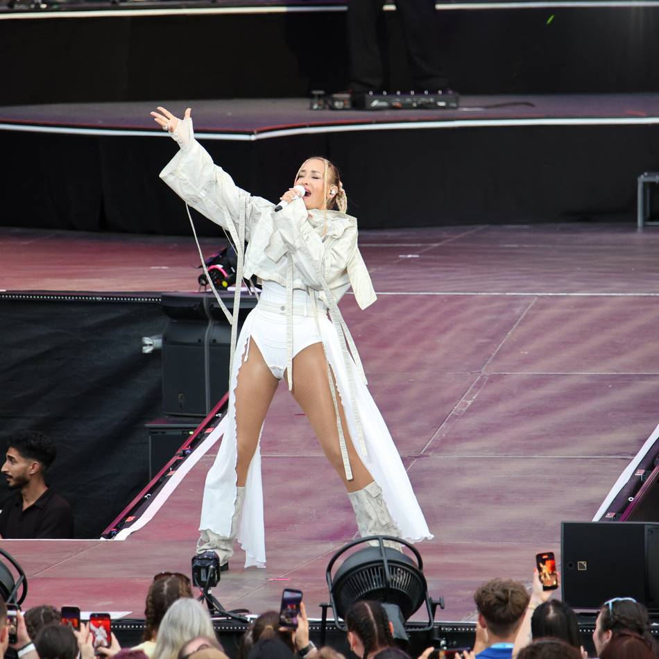 Konzert in Mönchengladbach: Sarah Connor begeistert den Sparkassenpark trotz Verspätung
