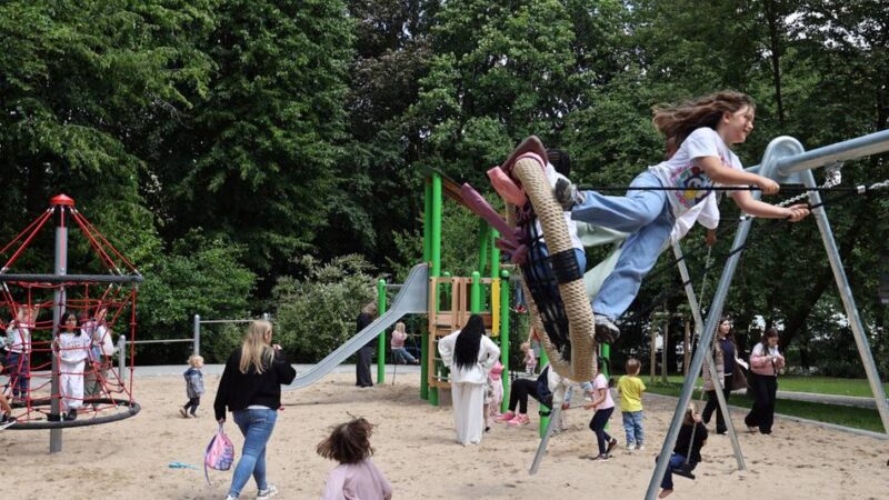 Neuer Spielplatz in Mönchengladbach: „Über das Trampolin freue ich mich am meisten“