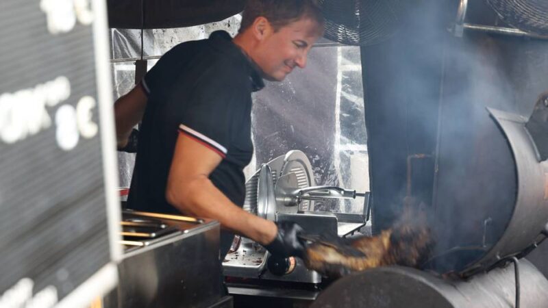 30 Stände, neue Tapas-Portionen: Das bietet das Street Food Festival in Mönchengladbach