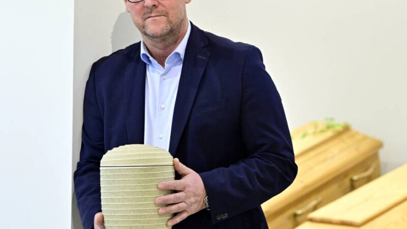 Organisation in Mönchengladbach: Axel Weber ist weiter Vorsitzender des Bestatterverbandes