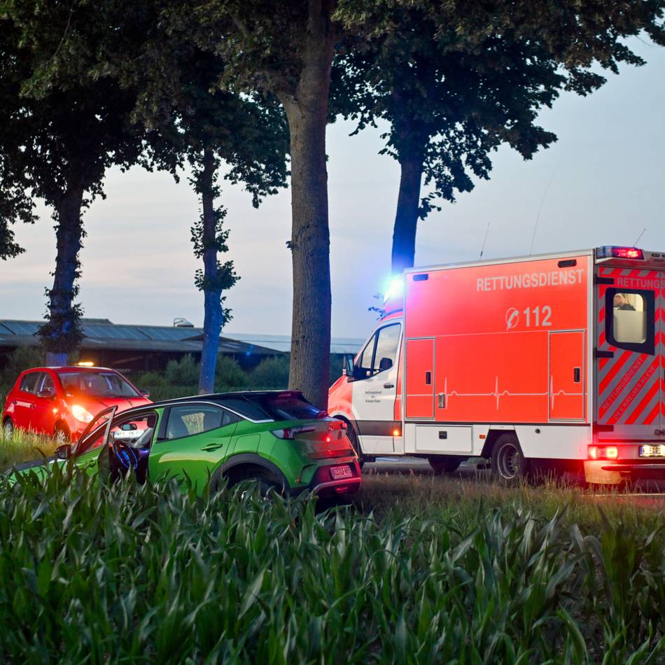 Unfall in Wankum: Fahrerin landet mit Auto im Maisfeld