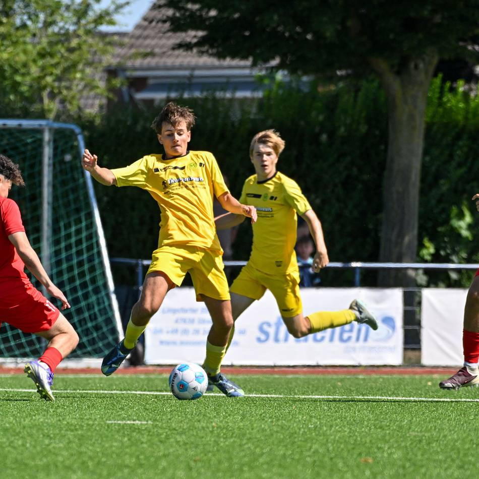 „Beste Leistung der Saison“: 1. FC Kleve und SV Straelen stehen ganz dicht vor dem Aufstieg