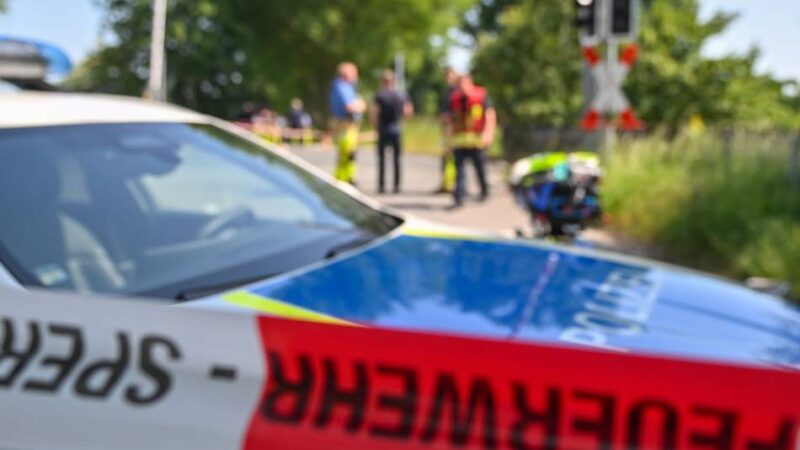 Nach drittem tödlichen Unfall am Bahnübergang am Clörather Weg: „Entscheidend für die Sicherheit ist das Verhalten der Verkehrsteilnehmer“