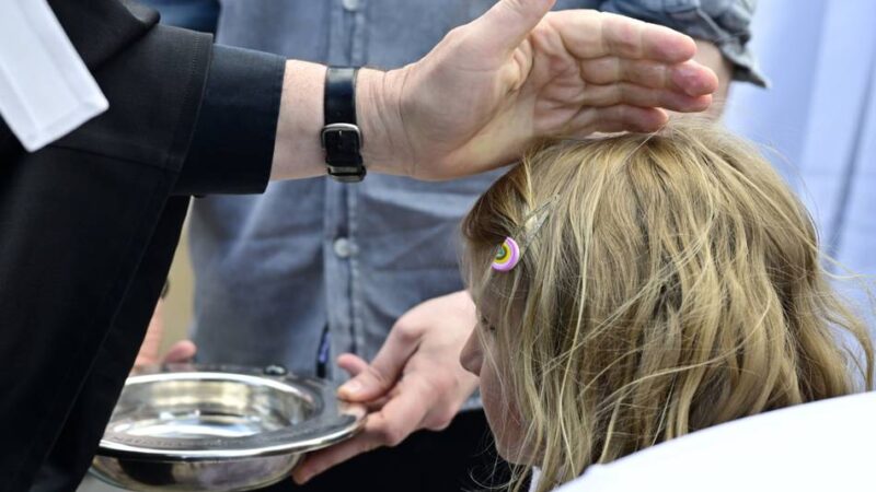 Ökumene in Mönchengladbach: „Der Wunsch nach Segen ist da“ – zweites Tauffest am Geroweiher