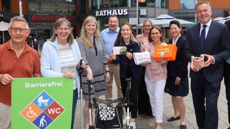 Aktion in Leverkusen: Begehbarer Darm und Junior-Retter beim Gesundheitstag