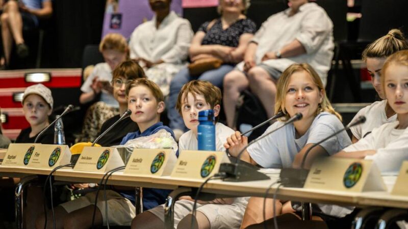 „Wir bleiben dran“: Kinder nehmen in Garath Abschied von ihrem Parlament