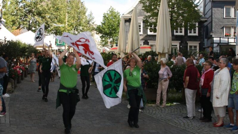 Tausende Jungschützen in Solingen-Wald: Kleiner Verein stemmt großes Schützen-Event