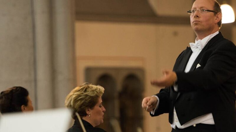 Musikprojekt in Emmerich: Flashmob-Orchester feiert Premiere in der Kirche