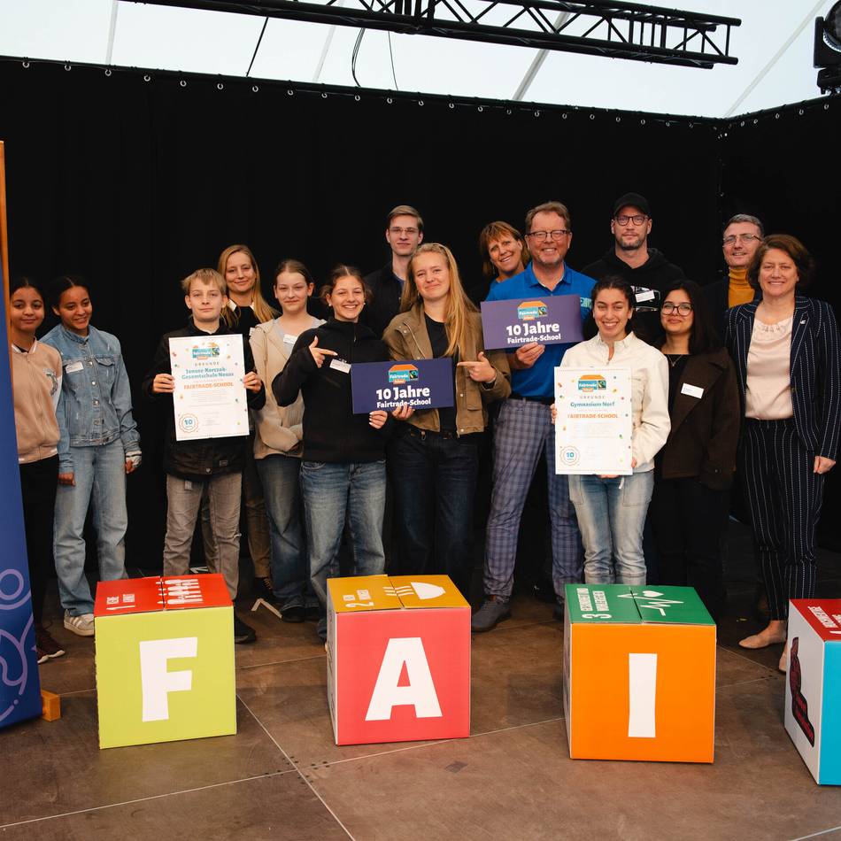 Fairtrade-SchülerInnen-Akademie: Ehrung für zwei Neusser Fairtrade-Schulen auf der Landesgartenschau
