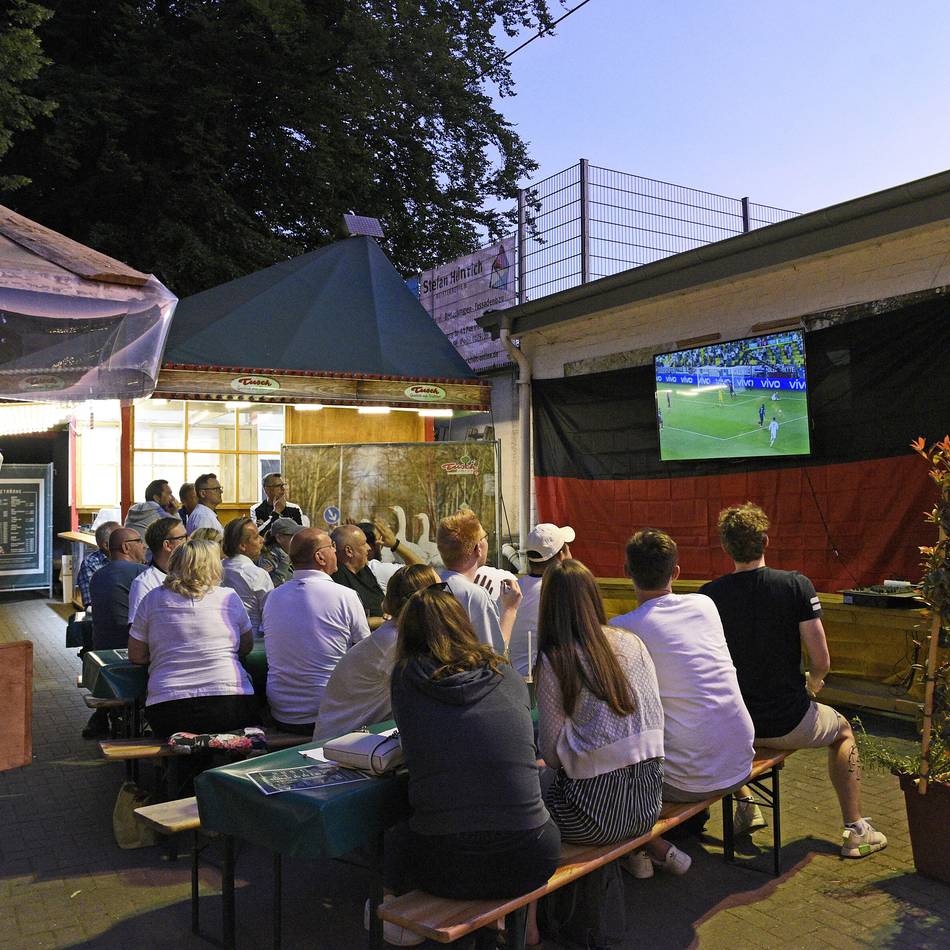 „Rudelgucken“ der Fußball-WM im Kreis Viersen: Public Viewing wird zum Hindernislauf