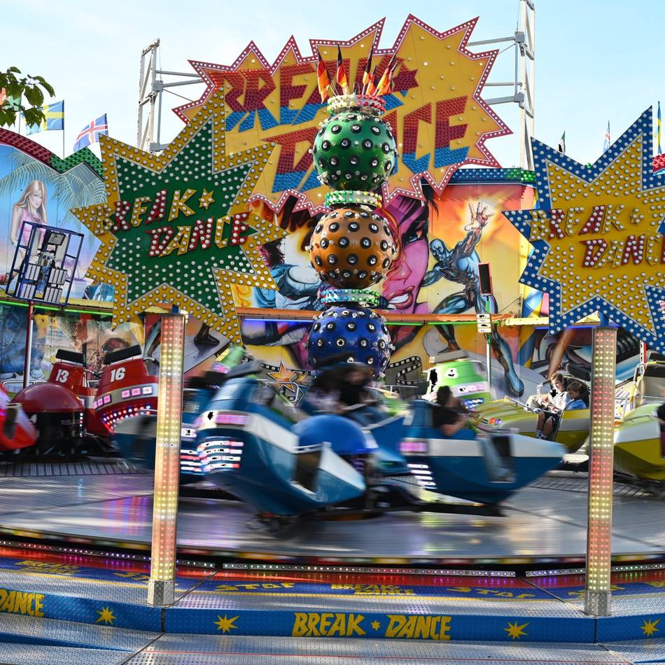 Großveranstaltung in Radevormwald: Fahrgeschäfte, Umzug, Sperrungen – alles Wichtige zur Kirmes