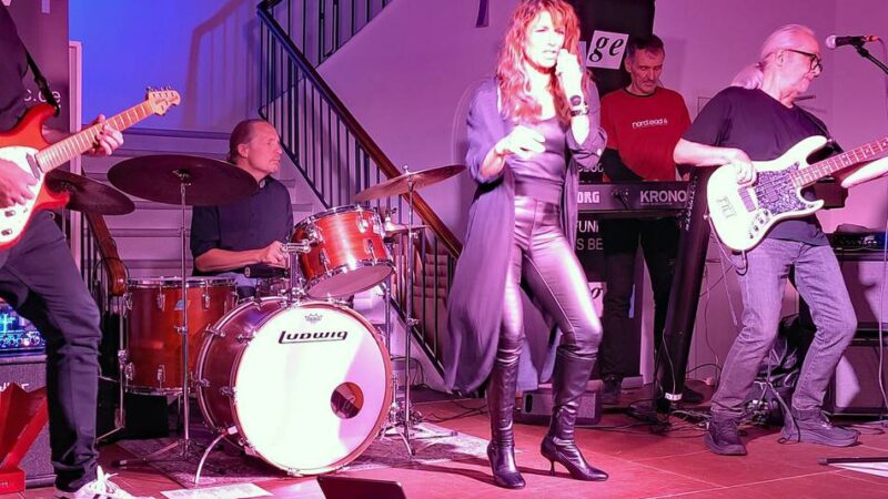 Kultur-Haus Zach in Hückeswagen: „Page 1“ macht den Konzertabend zur Party