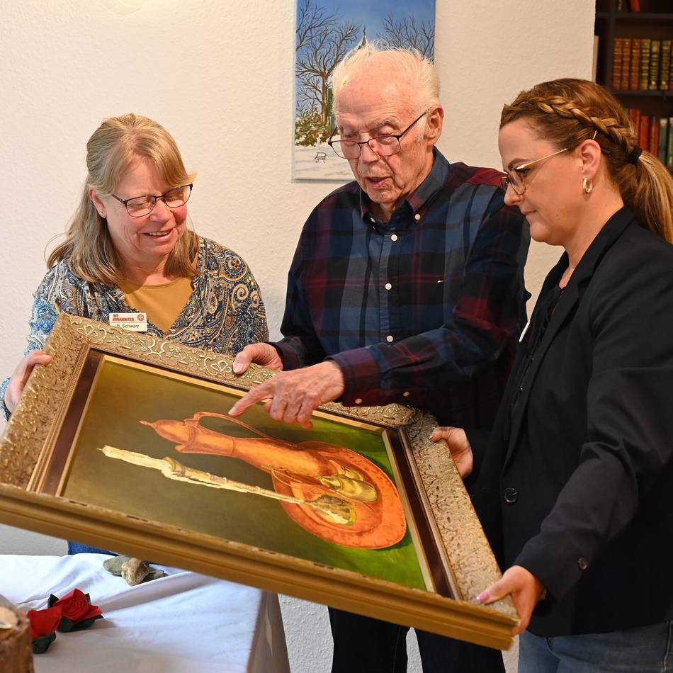 Vernissage in Radevormwald: 85-Jähriger stellt in Johanniter-Wohnanlage Gemälde aus