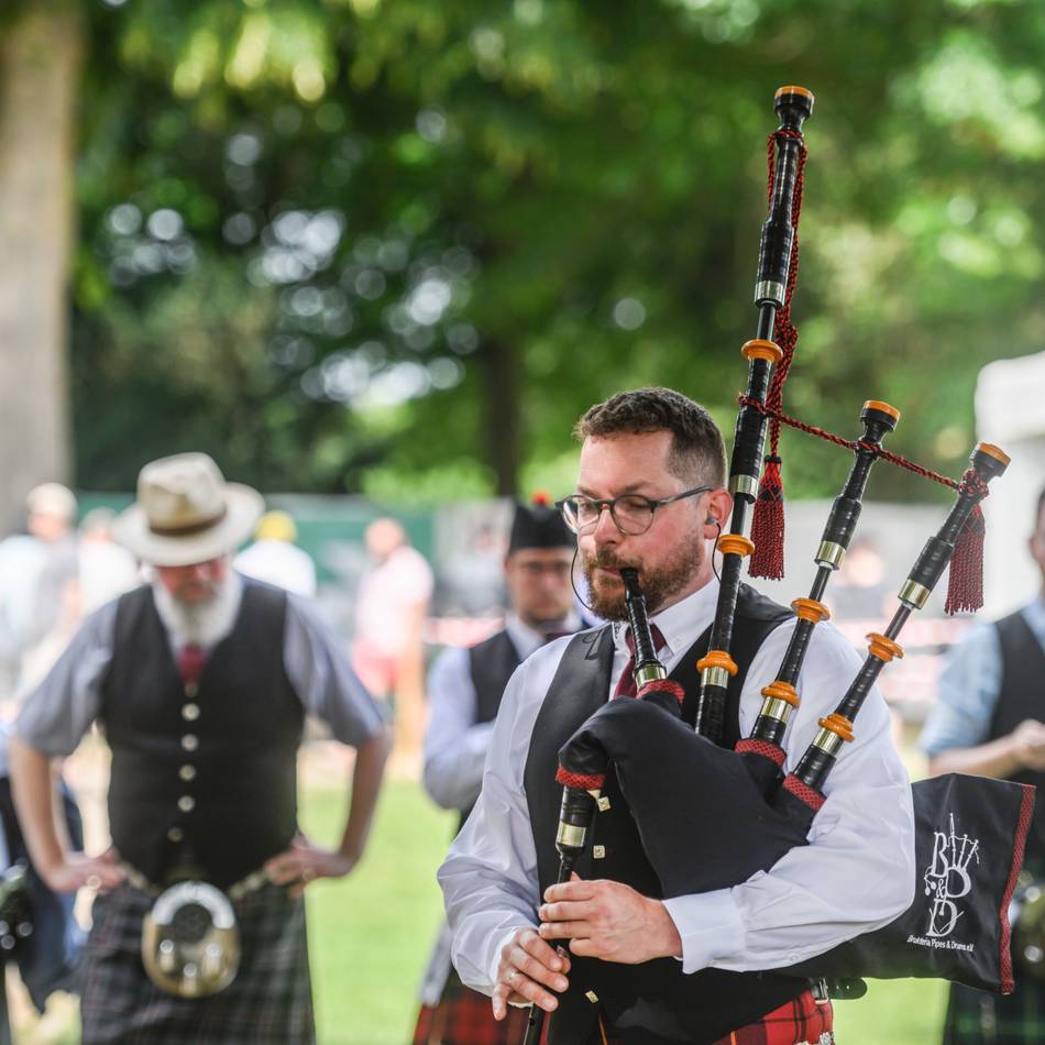 Kilts, Kraft und Klang: Die Schotten erobern wieder den Gocher Stadtpark