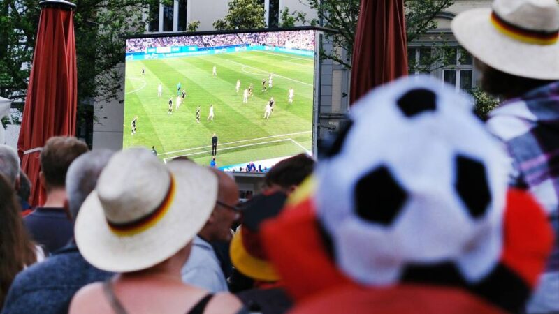 Fußball-Weltmeisterschaft: Ratingen ist startklar fürs Rudelgucken